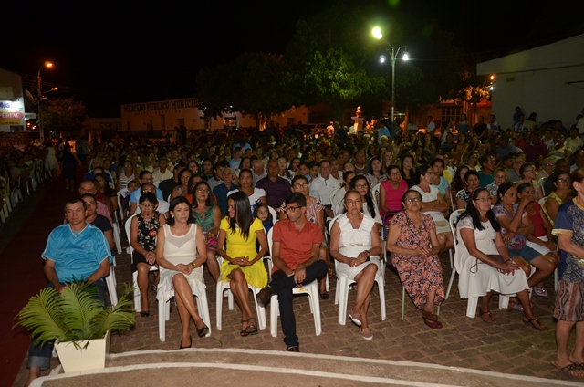 Multidão prestigia Missa Solene em Honra de Nossa Senhora do Perpétuo Socorro - Imagem 19