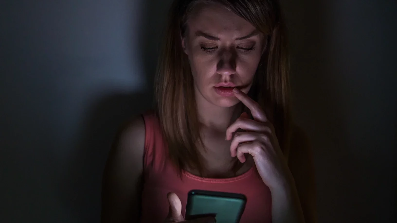 Quem nunca? Conheça os signos mais 'stalkers' do zodíaco - imagem 5500