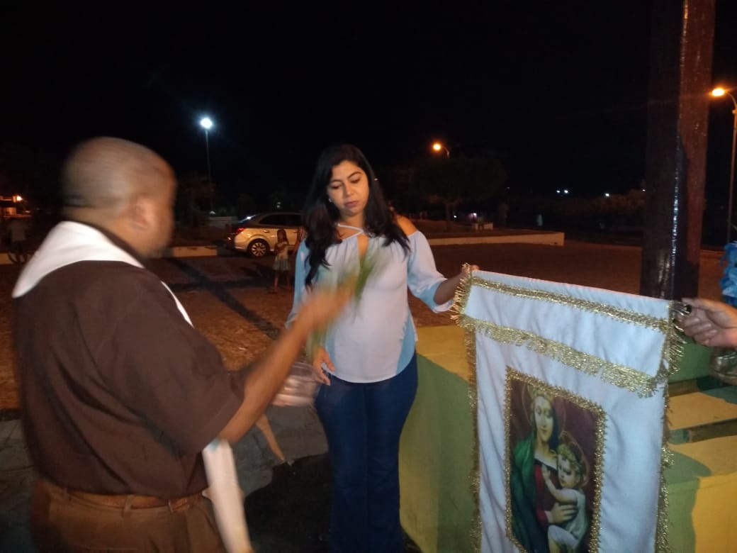 Na segunda noite de novena a comunidade recebe imagem de Nossa Senhora da Saúde - Imagem 3