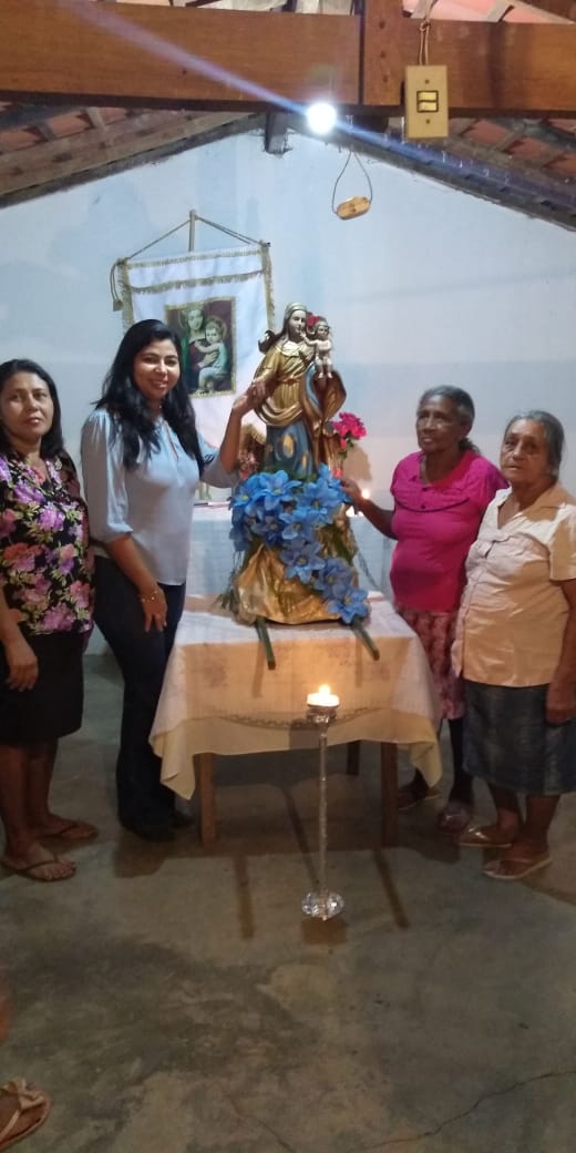 Na segunda noite de novena a comunidade recebe imagem de Nossa Senhora da Saúde - Imagem 17