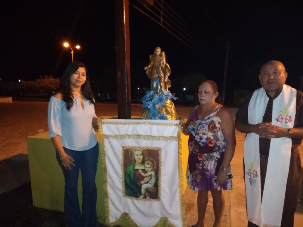 Na segunda noite de novena a comunidade recebe imagem de Nossa Senhora da Saúde - Imagem 4