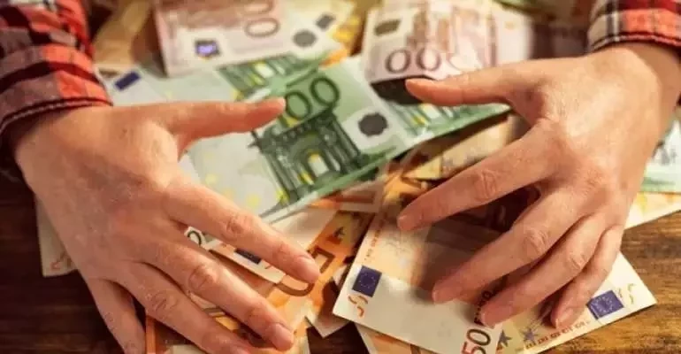 Os signos do zodíaco que podem ganhar muito dinheiro em 2019 - imagem 6154