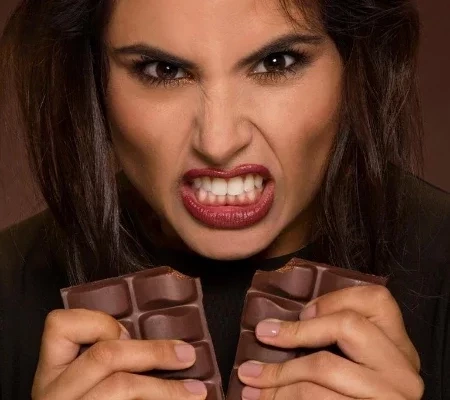 Como é a TPM da mulher de cada signo? Dicas para diminuir o incômodo!