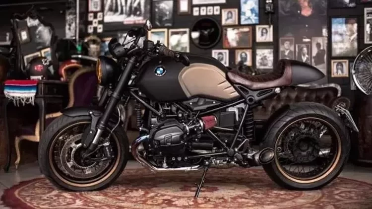 Caio Castro e suas máquinas: galã tem Ferrari, motos e clássicos - imagem 6281