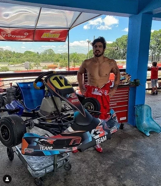 Caio Castro e suas máquinas: galã tem Ferrari, motos e clássicos - imagem 6283