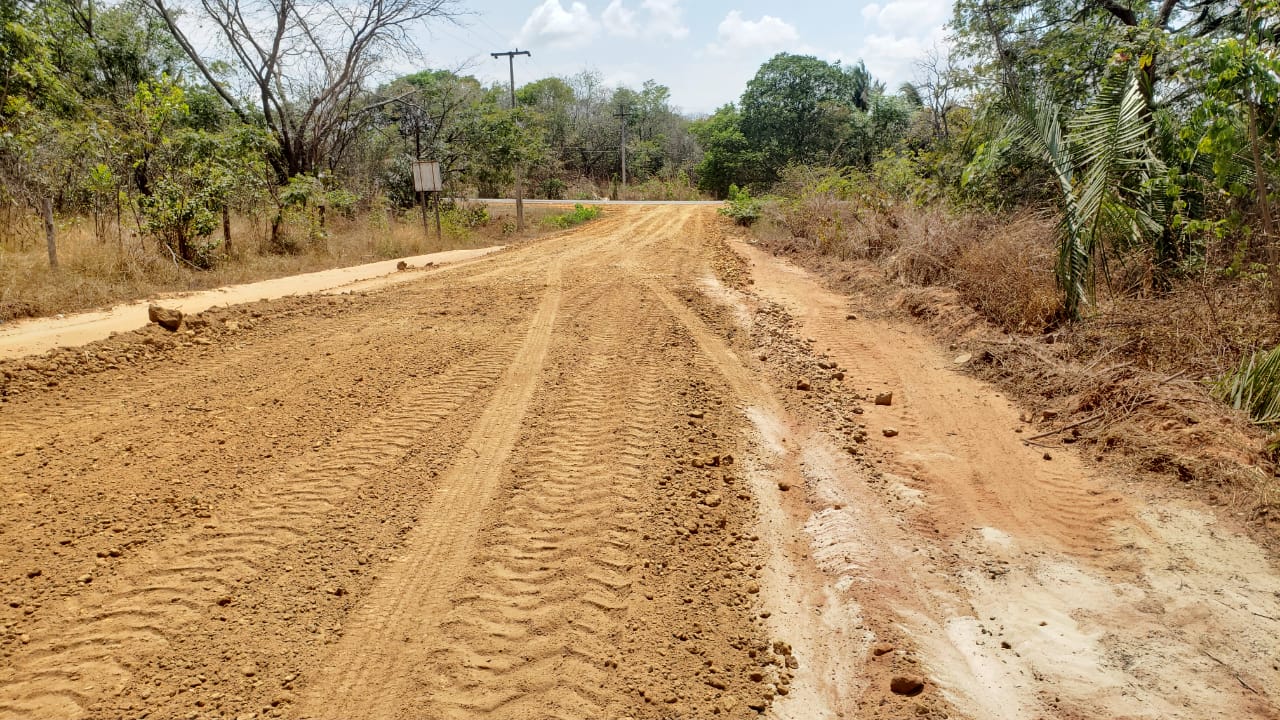 Prefeito João Luiz intensifica melhorias nas estradas do município  - Imagem 8