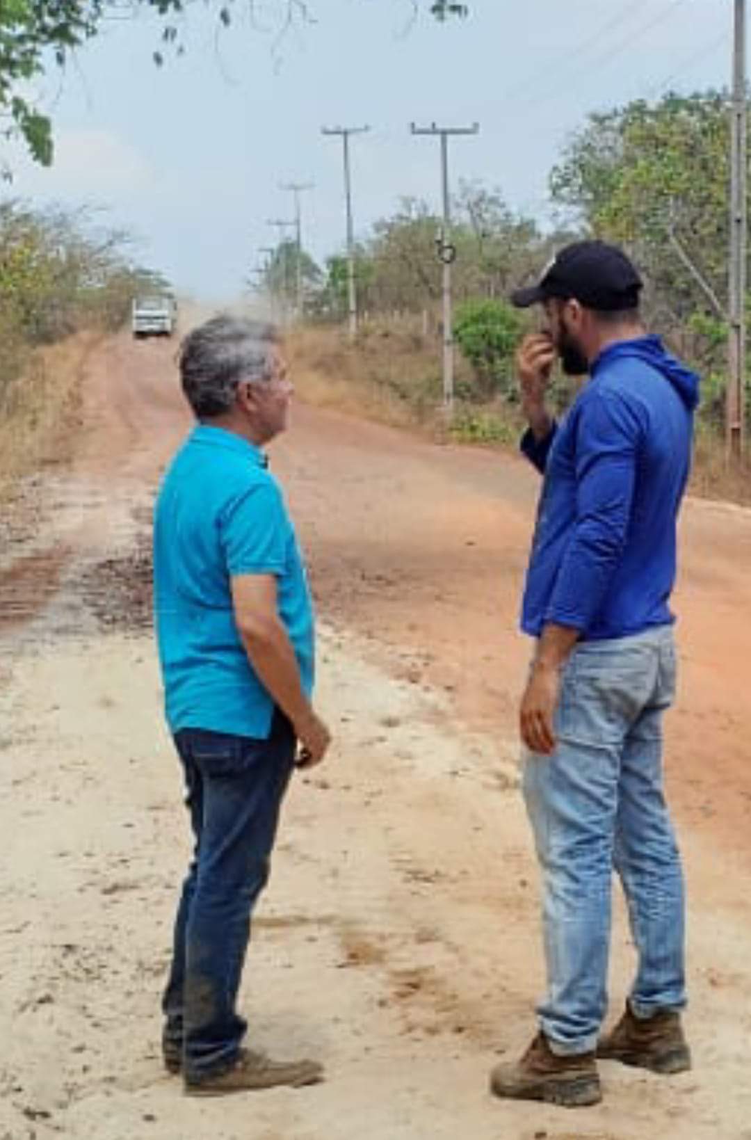 Prefeito João Luiz intensifica melhorias nas estradas do município  - Imagem 1