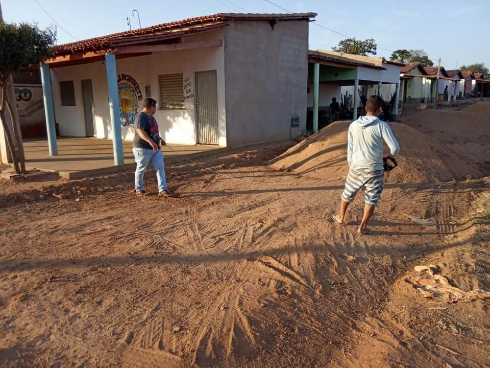 Prefeito dá início a mais uma obra de calçamento em Santo Inácio  - Imagem 1