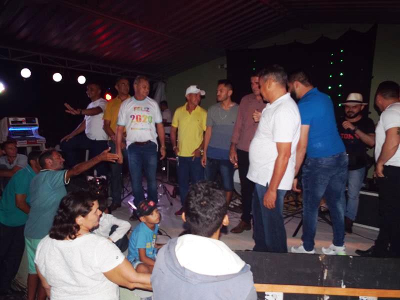 Milton Brandão: Réveillon no Kabana Resende marca a entrada do ano novo em clima de festa e confraternização  - Imagem 89