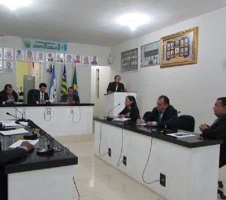 LOA é aprovada na Câmara com casa cheia