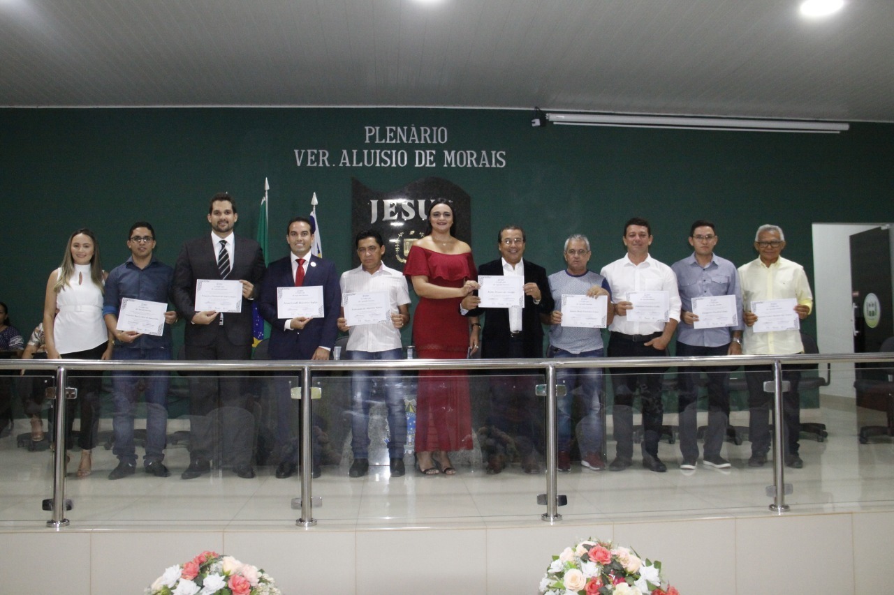 Presidente da Câmara Municipal Vereador Valter participa da posse dos novos conselheiros tutelares. - Imagem 9