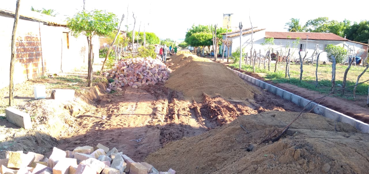 Mais uma obra de calçamento tem início em Santo Inácio  - Imagem 8