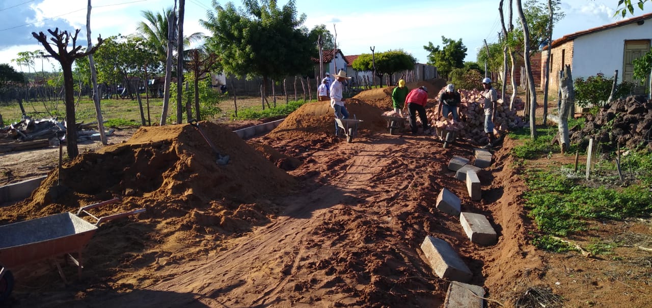 Mais uma obra de calçamento tem início em Santo Inácio  - Imagem 7