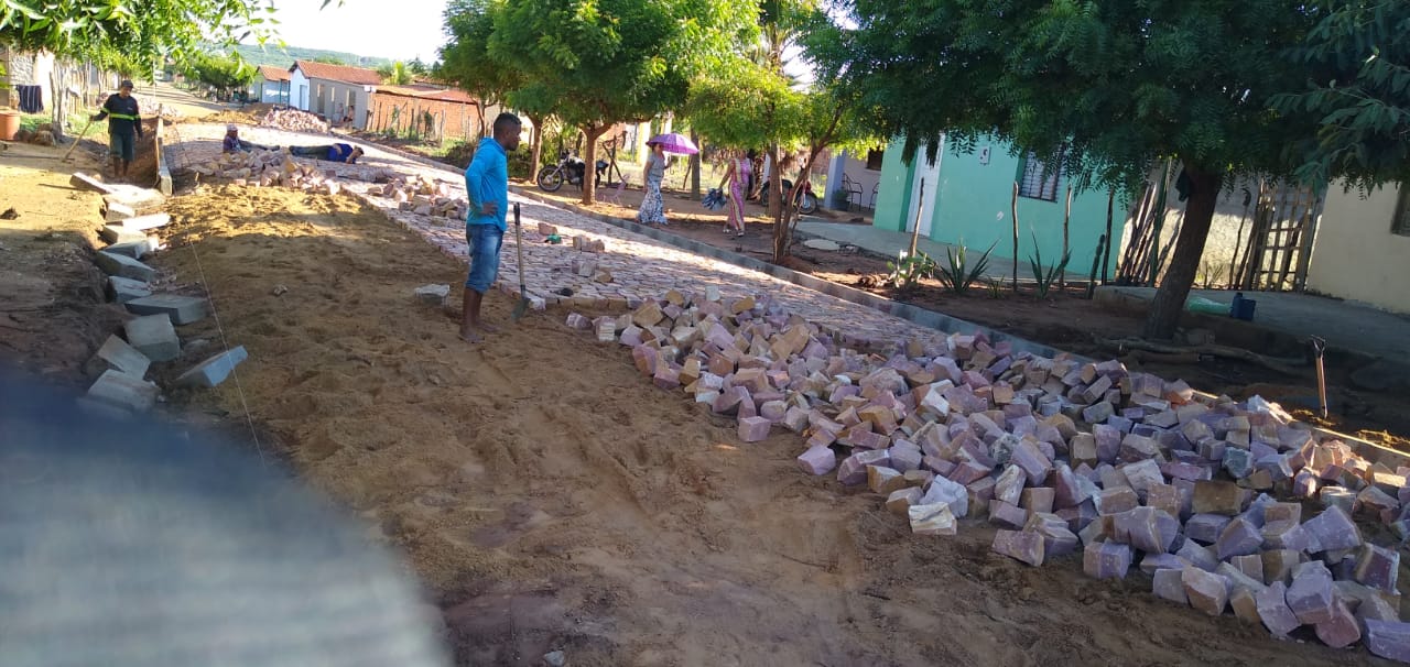 Mais uma obra de calçamento tem início em Santo Inácio  - Imagem 4
