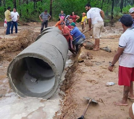 Prefeitura de Coivaras constrói pontilhão e recupera estrada nas comunidades Passatempo e Nova Vida