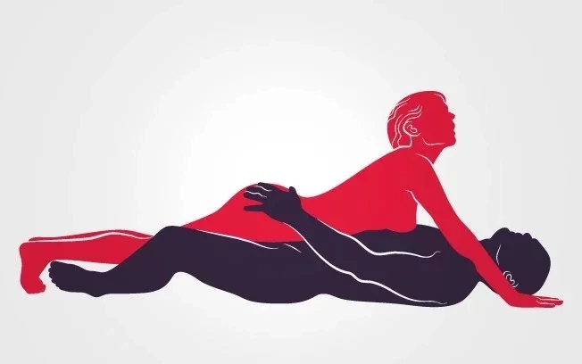 Sexo 'a la' BBB: Saiba posições sexuais para fazer debaixo do edredom - imagem 14619