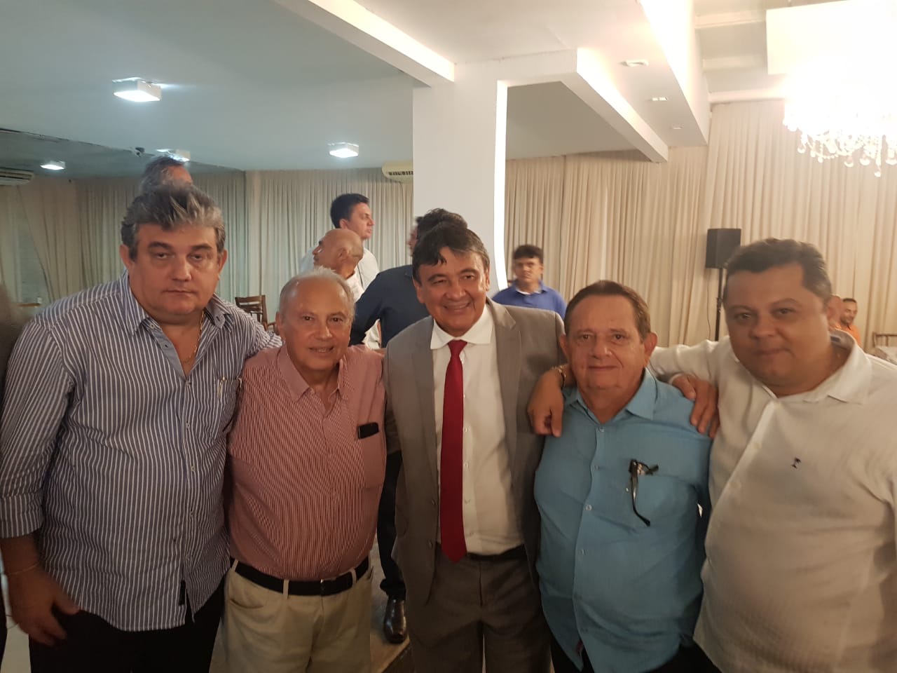 Dr. Wagner Coelho e governador Wellinton Dias se reunem com família do Fernando Monteiro  - Imagem 1