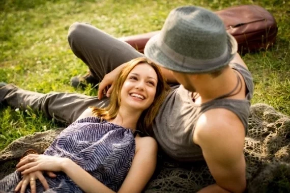 Veja os signos do zodíaco que adoram um grude no relacionamento - imagem 14851