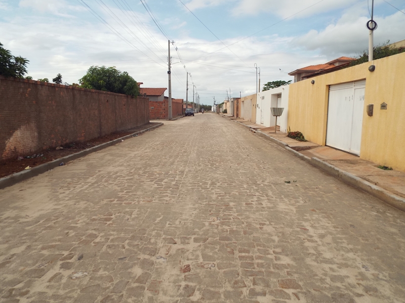 Município beneficiará diversas ruas com calçamento  - Imagem 1
