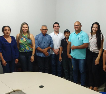O novo Presidente realiza reunião com equipe da Câmara Municipal