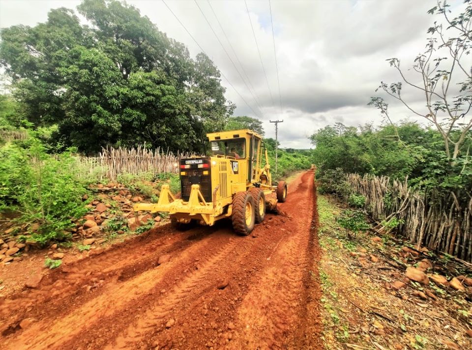 Prefeitura intensifica recuperação de estrada que liga comunidades rurais a PI 216 - Imagem 4