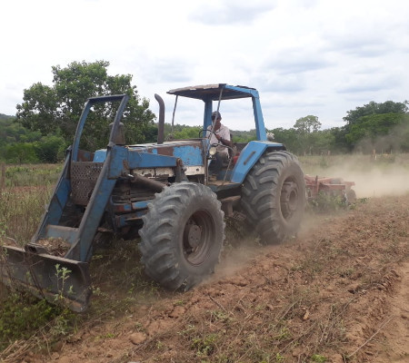 Agricultores de Uruçuí recebem programa de aração de terras