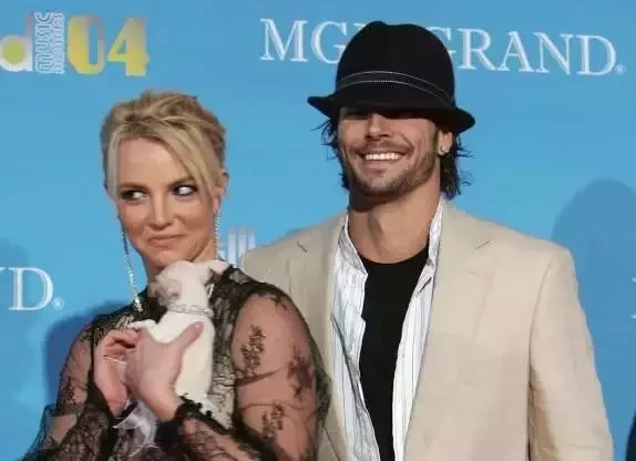 Conheça as celebridades que se apaixonaram por seus funcionários - imagem 27586