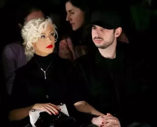 Conheça as celebridades que se apaixonaram por seus funcionários - imagem 27587