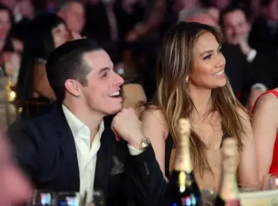 Conheça as celebridades que se apaixonaram por seus funcionários - imagem 27585