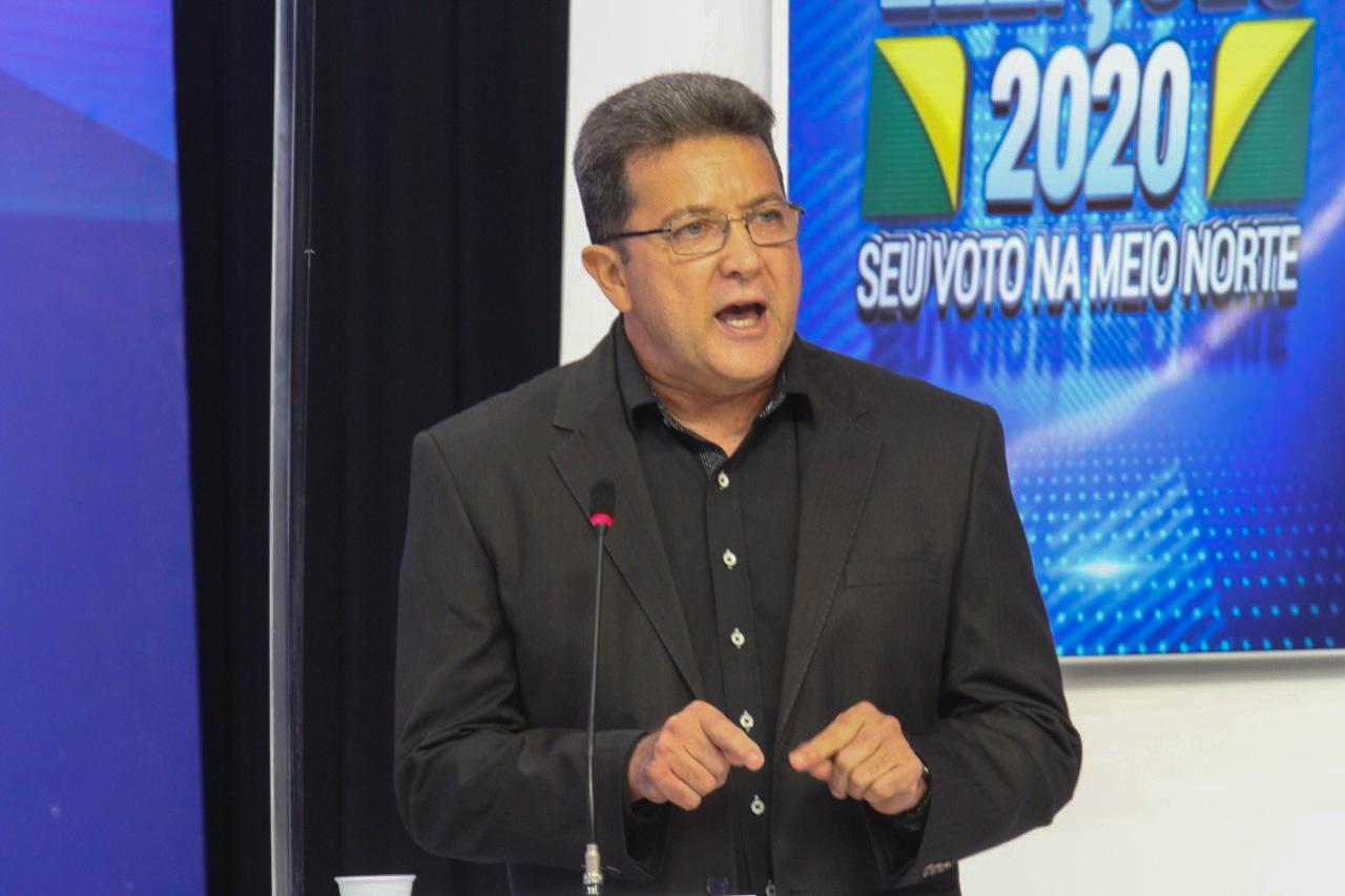 Coronel Viana inicia segunda rodada de perguntas - Foto: José Alves Filho