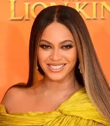 Veja os famosos que foram processados por coisas totalmente bizarras - imagem 28400