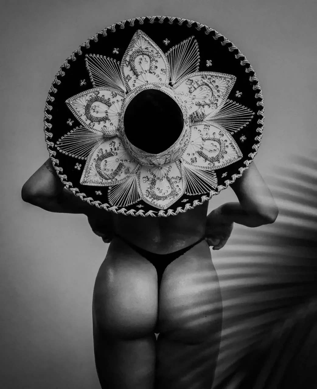 Luísa Sonza posa de topless e exibe bumbum na despedida do México - imagem 27807