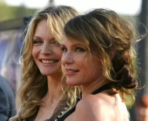 Conheça os famosos que têm irmãos lindos e que você não sabia - imagem 27857