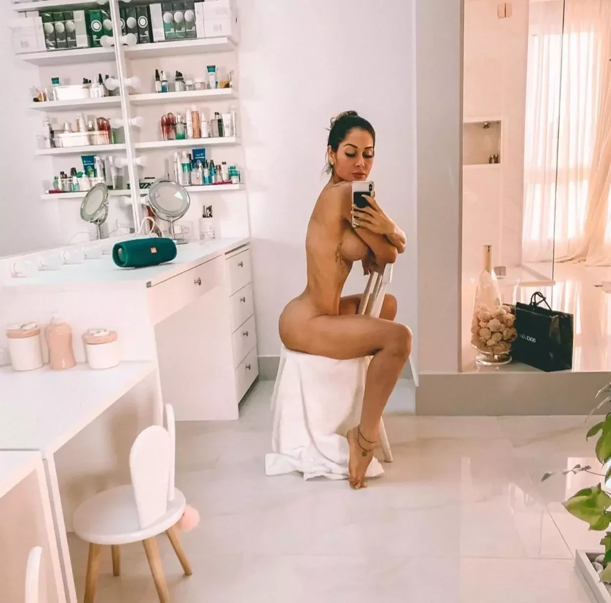 Mayra Cardi desabafa ao posar completamente nua: "Faltando marido"  - imagem 29223