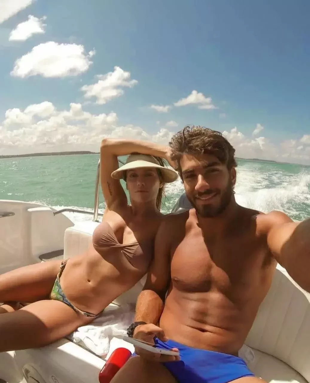 Deborah Secco posa nua ao lado do marido, Hugo Moura; fotos - imagem 29219