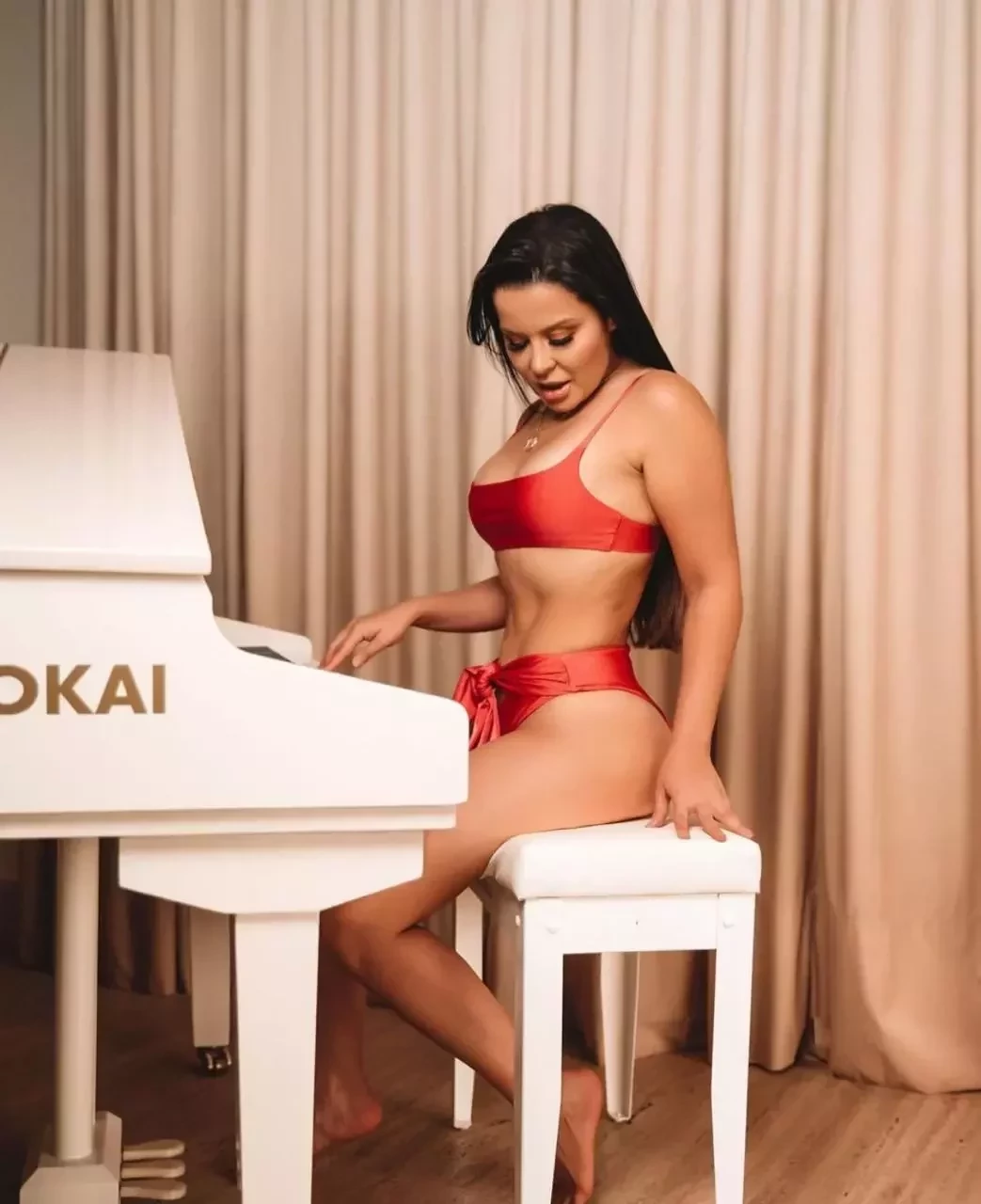 Maraisa posta foto de lingerie fio dental e exibe corpão; fotos - imagem 29415