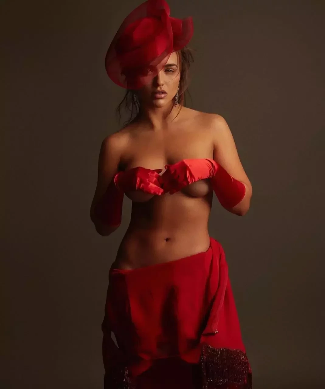 Rafa Kalimann posta foto nua e protesta: “estupro culposo não existe” - imagem 28970