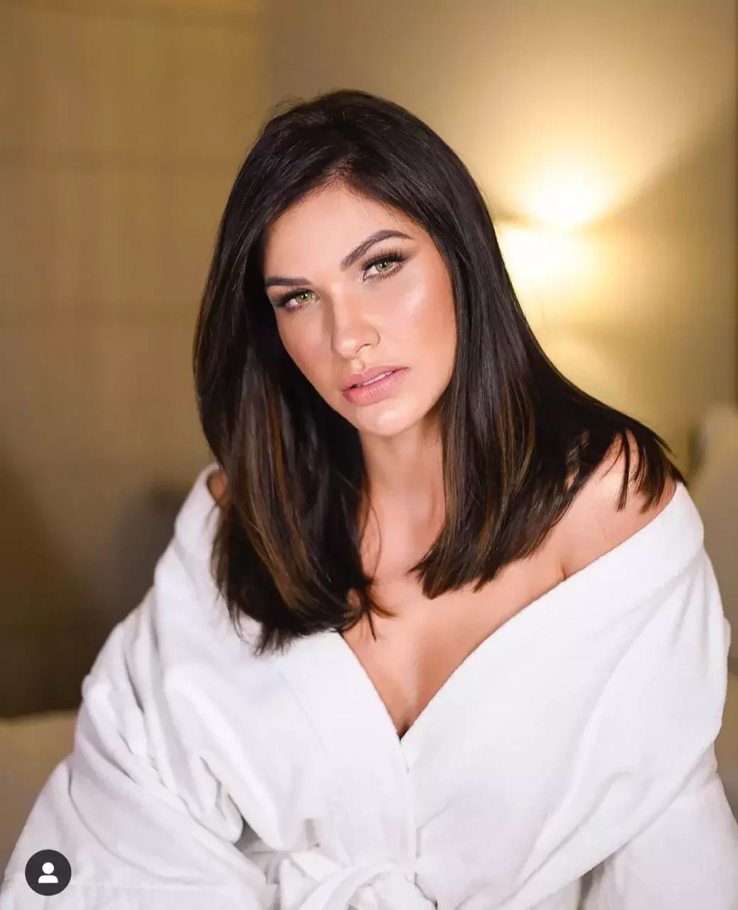 Andressa Suita posa sexy de roupão e fãs brincam: 'Gusttavo que lute'  - imagem 29105