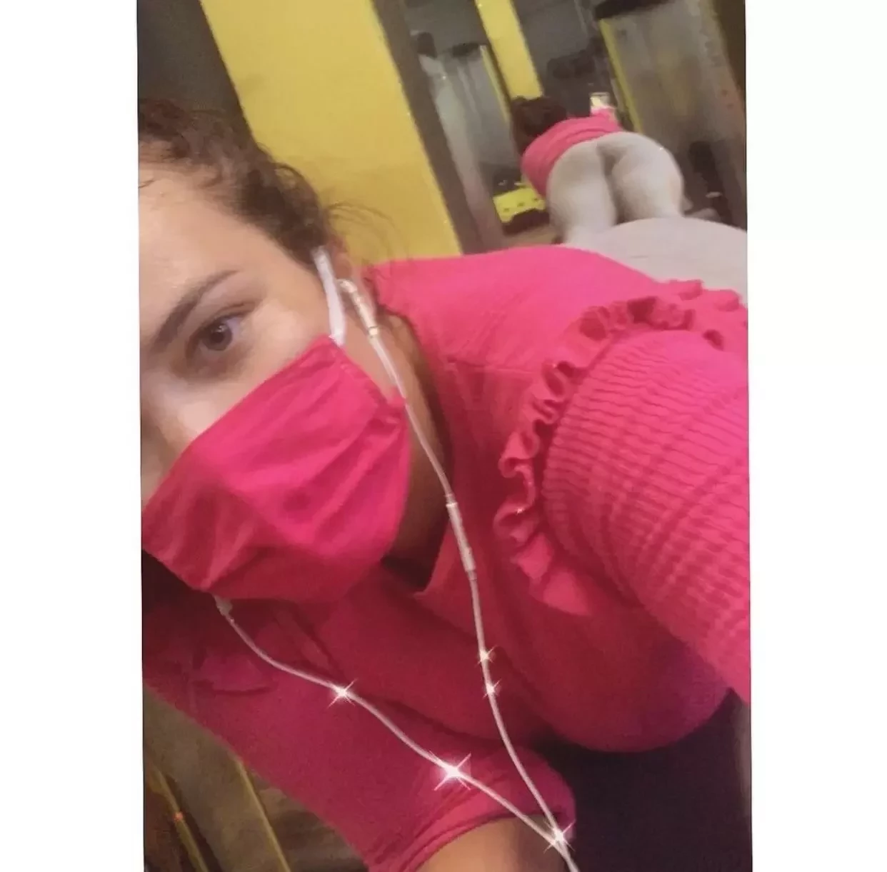 Geisy Arruda usa camisola transparente e acaba mostrando demais - imagem 29113