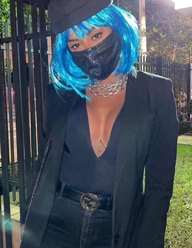 Aline Riscado posa só de calcinha e peruca azul: "Achei poético" - imagem 29119