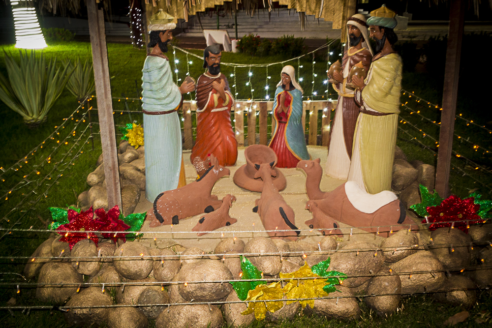 Confira a decoração natalina da praça 28 de Dezembro, em Joaquim Pires - PI - Imagem 2