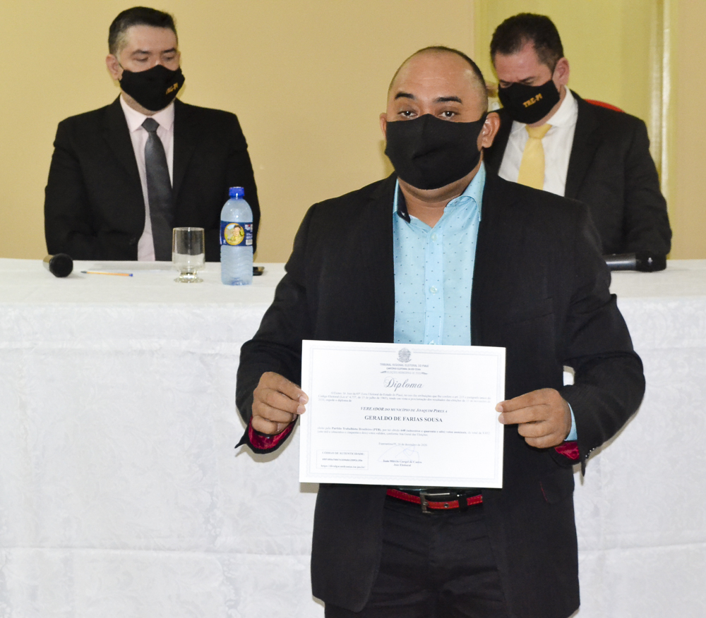 Prefeito eleito Genival Bezerra é diplomado pela Justiça Eleitoral - Imagem 14