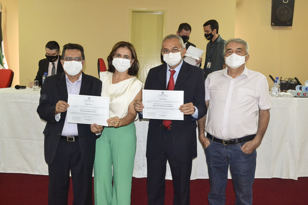 Prefeito eleito Genival Bezerra é diplomado pela Justiça Eleitoral - Imagem 25