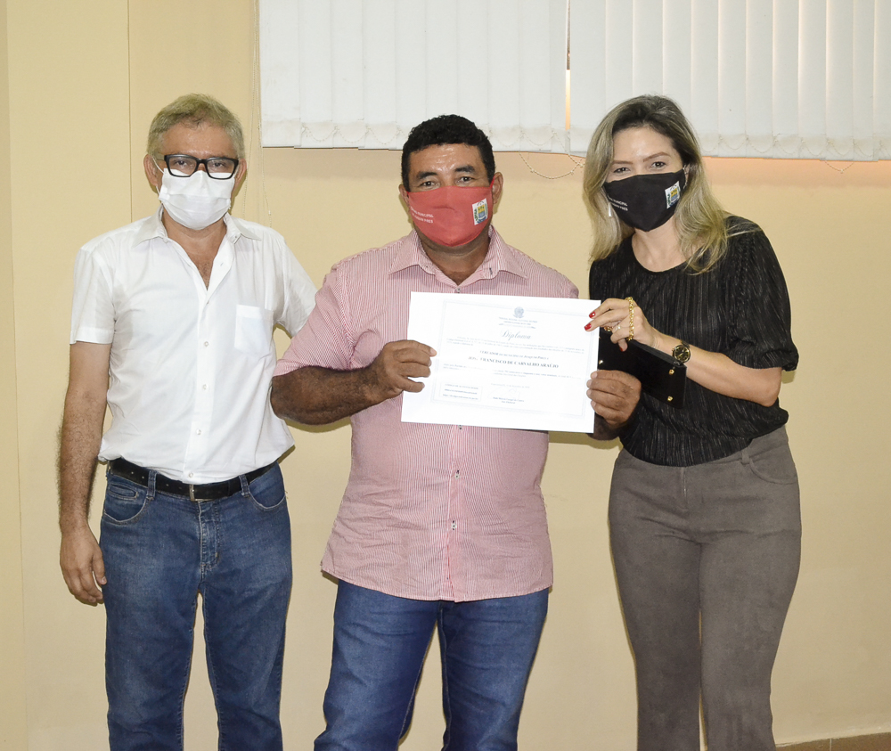 Prefeito eleito Genival Bezerra é diplomado pela Justiça Eleitoral - Imagem 27