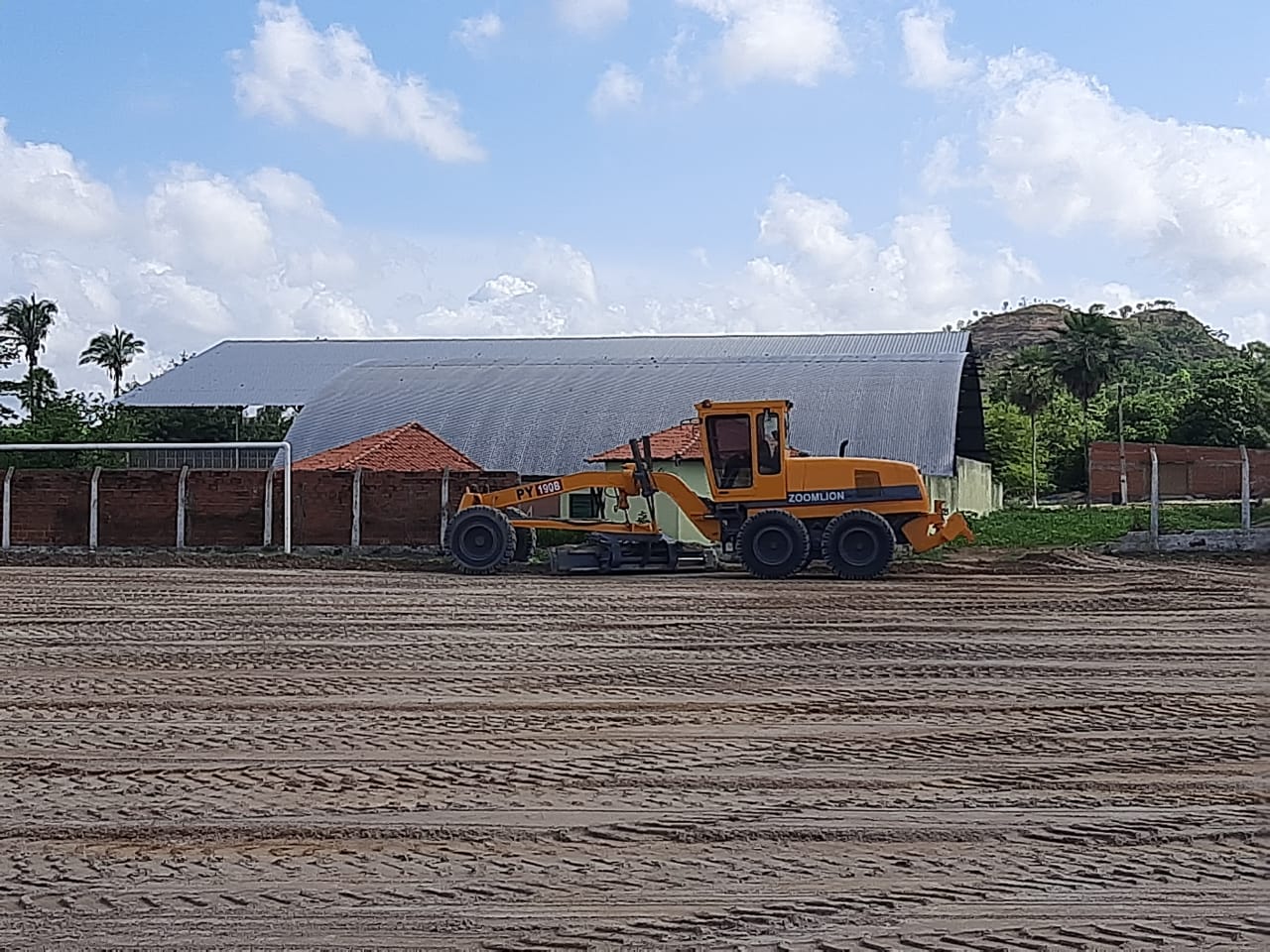 Obras aceleradas de construção do Estádio Cariocão em Monsenhor Gil - Imagem 3