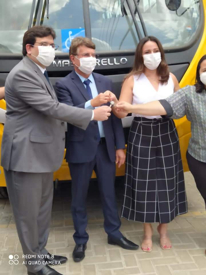 Monsenhor Gil em festa, homenageia Rafael Fonteles, outras personalidades e ganha presentes - Imagem 15