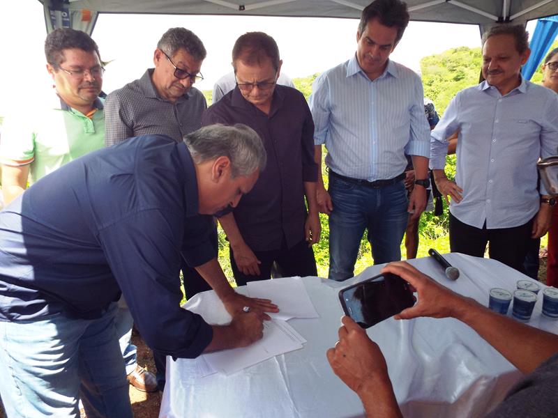 Assinada ordem de serviço para revitalização do Açude Joana, em Pedro II - Imagem 17