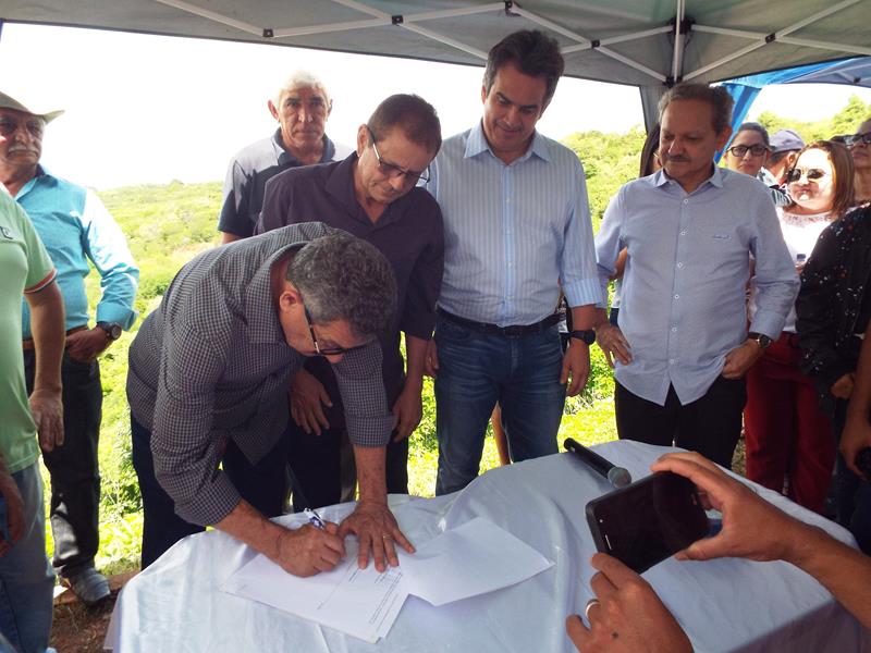 Assinada ordem de serviço para revitalização do Açude Joana, em Pedro II - Imagem 14