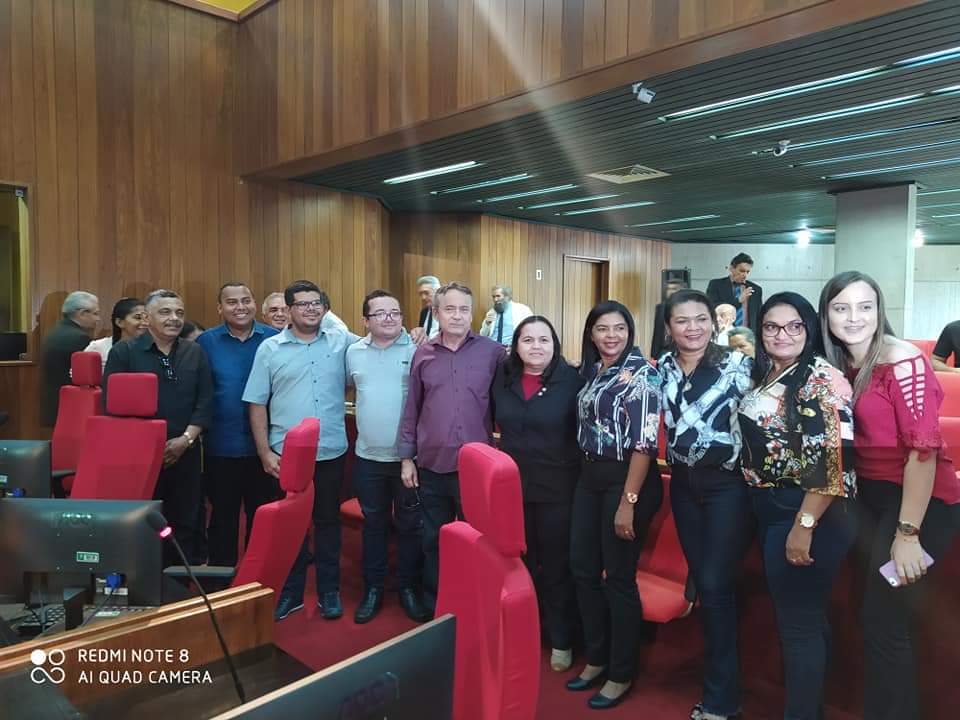 Monsenhor Gil no parlamento estudual na pessoa da líder Elisângela Moura - Imagem 6
