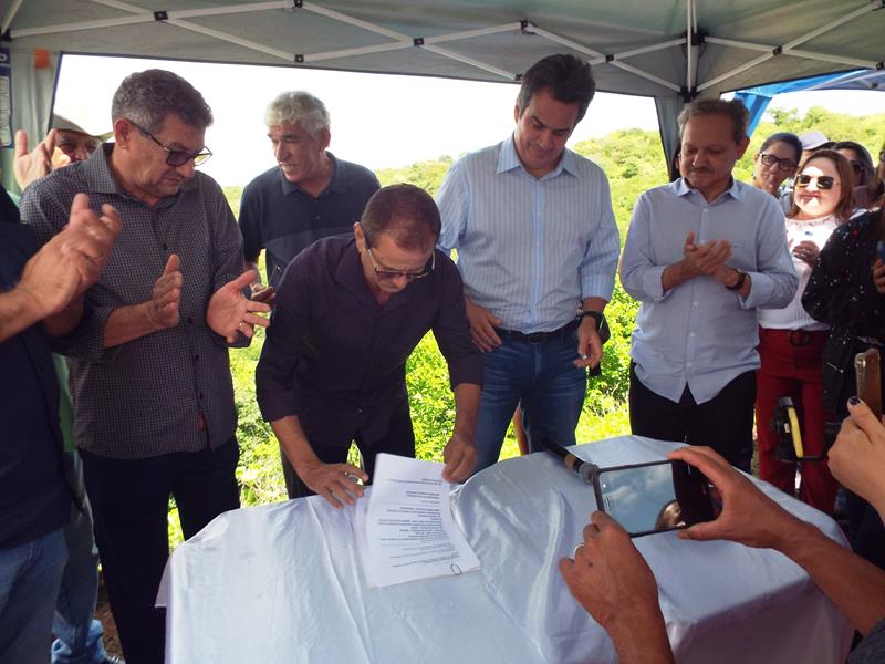 Assinada ordem de serviço para revitalização do Açude Joana, em Pedro II - Imagem 12